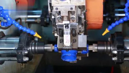 Máquina de procesamiento de tipo vertical de bonete/tuerca de válvula de bola de latón
